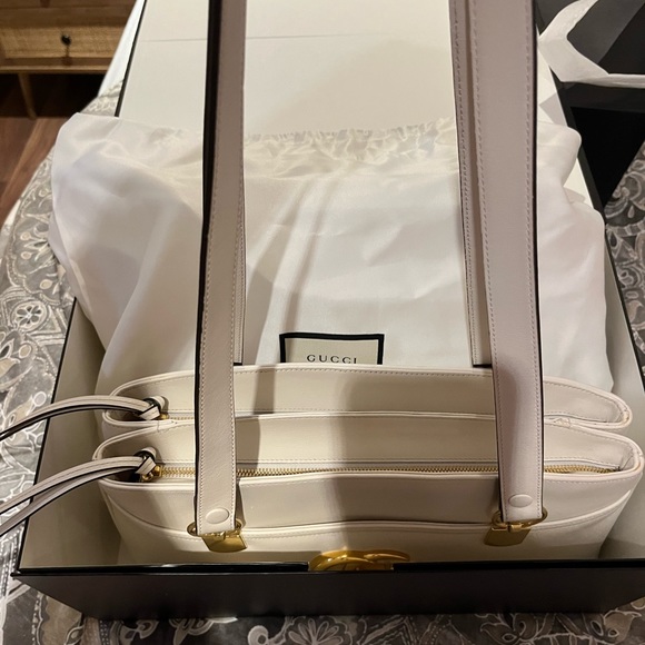 Gucci Arli Large Handle Bag Purse - Picture 6 of 16